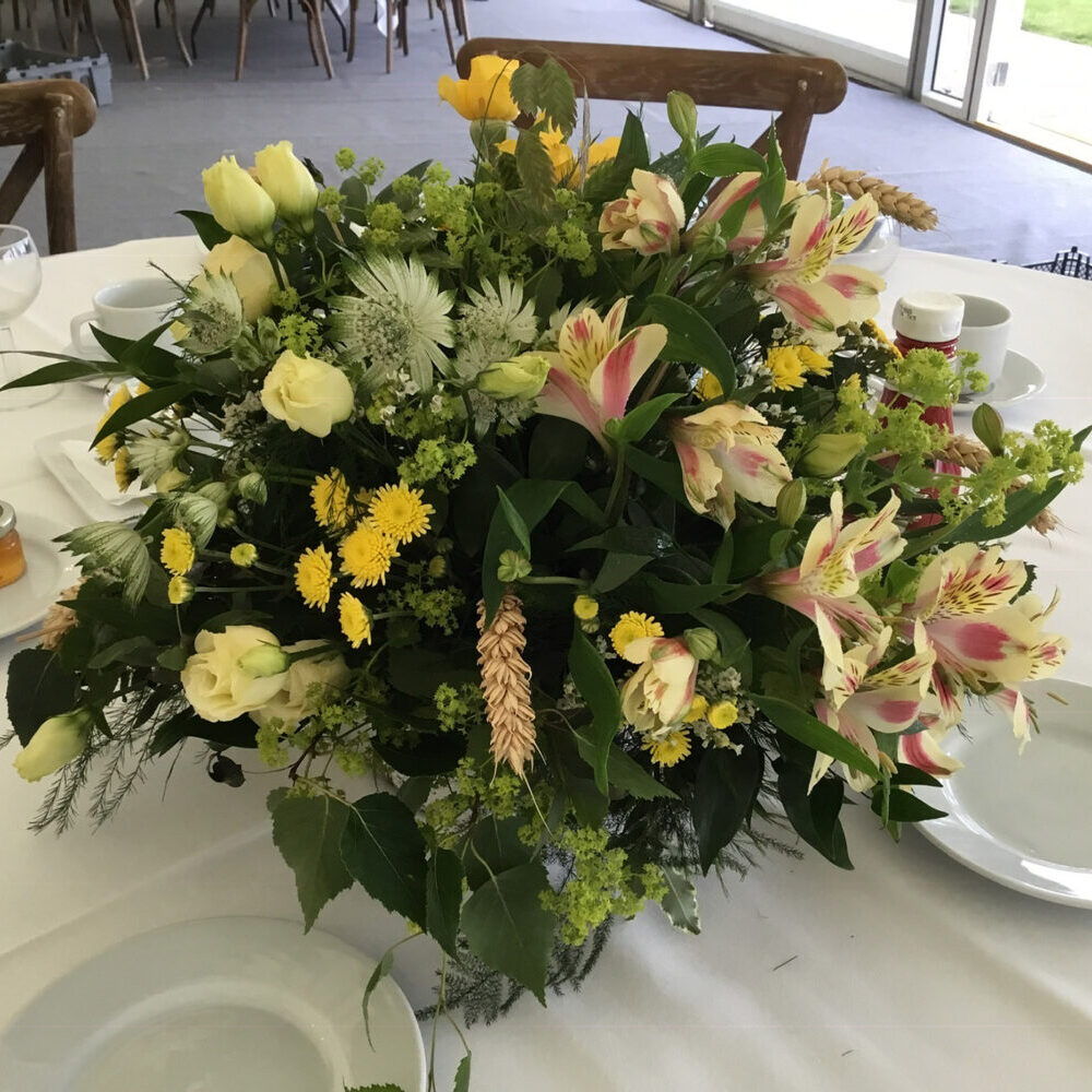 event flowers, roses, green yellow white pink