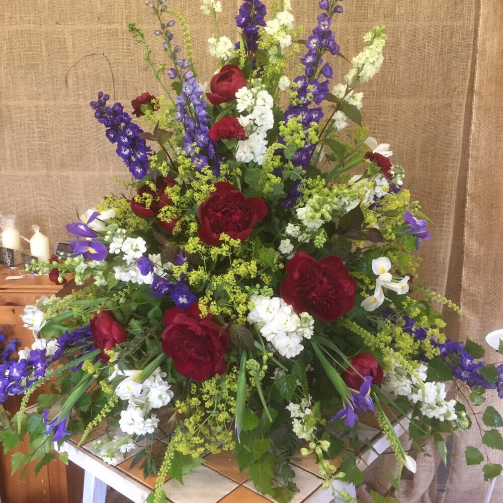 event flowers, roses, purple red white green