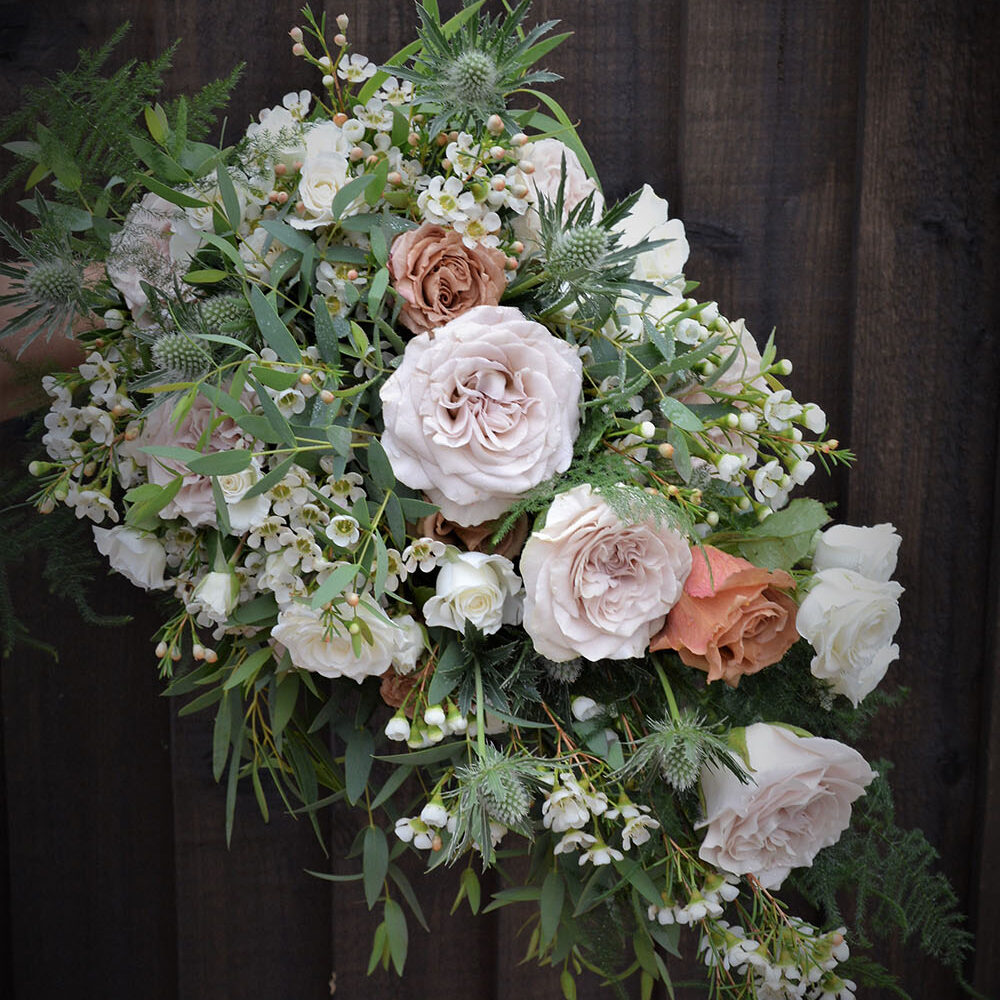 wedding flowers, bridal bouquet, roses, pink red green
