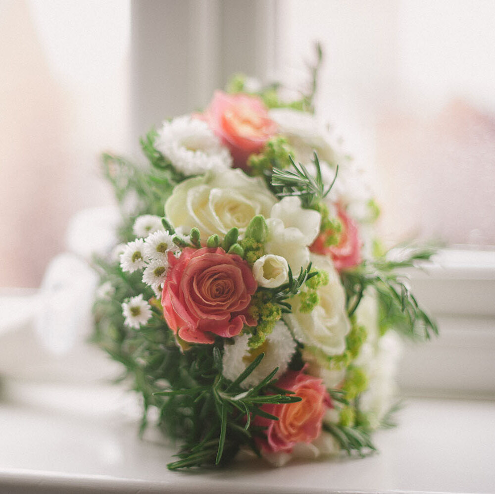 wedding flowers, bridal bouquet, pink white green
